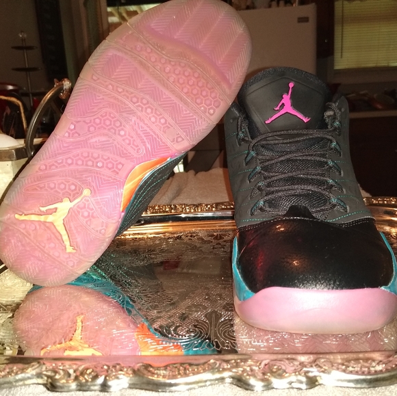 Air Jordan Velocity - Picture 2 of 5